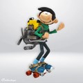 Guust Flater met motor op rolschaatsen