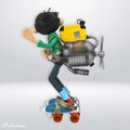 Guust Flater met motor op rolschaatsen